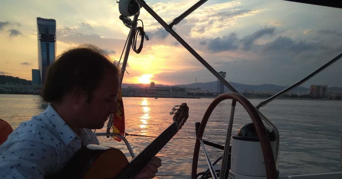 Barcelona: Sunset Sailing with Live Guitar Music and Tapas