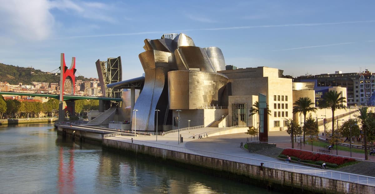 Bilbao: Visita guiada a pie Clásica y Moderna con Pintxos