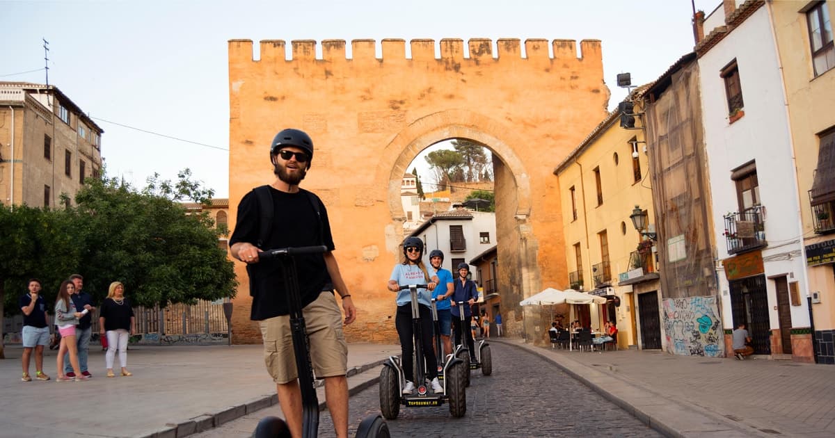 Granada: Visita guiada en segway por el centro histórico de la ciudad