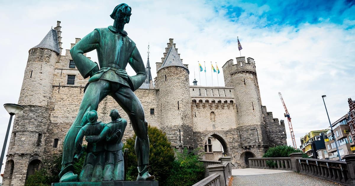 Desde Bruselas: Visita guiada de día completo a Amberes y Gante