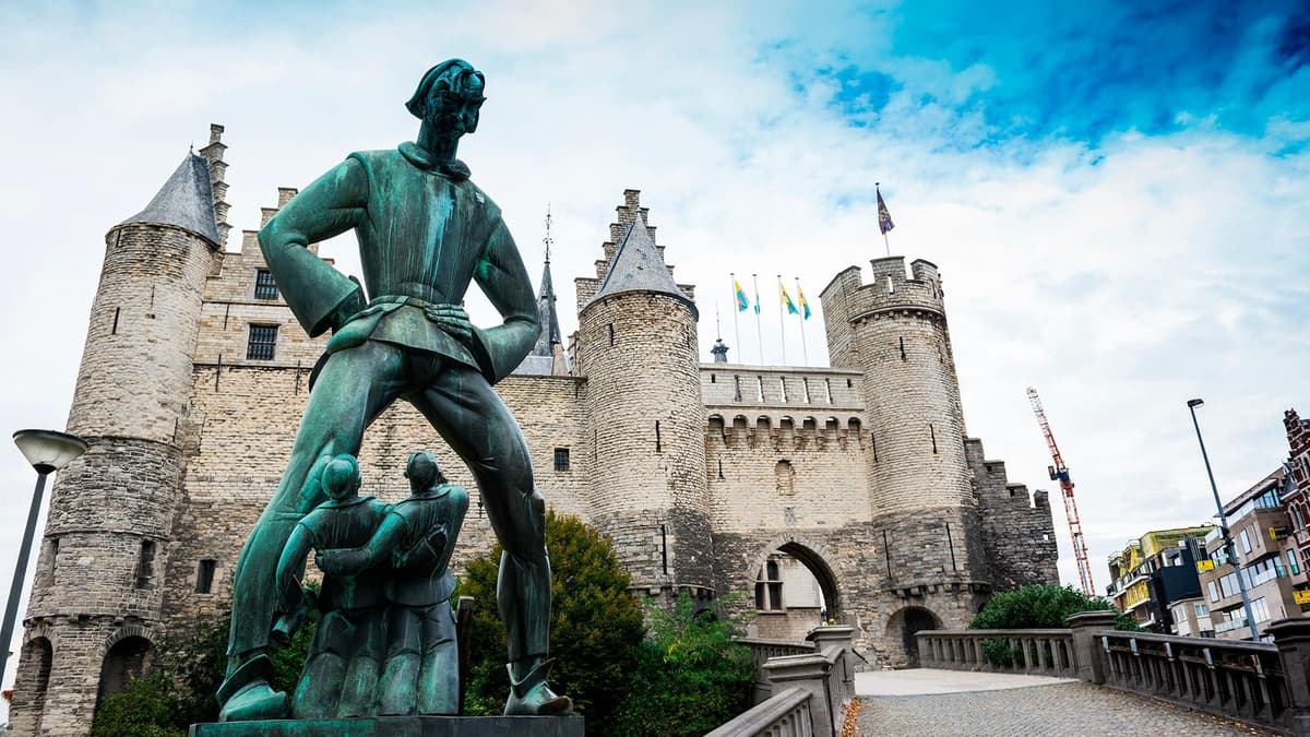 Desde Bruselas: Visita guiada de día completo a Amberes y Gante