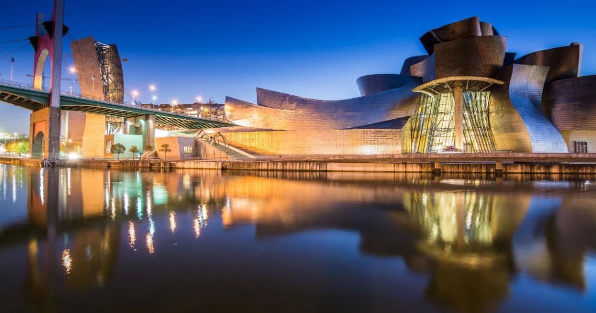 Bilbao: Experiencia VIP en el Guggenheim. Grupo reducido. Guía experto.