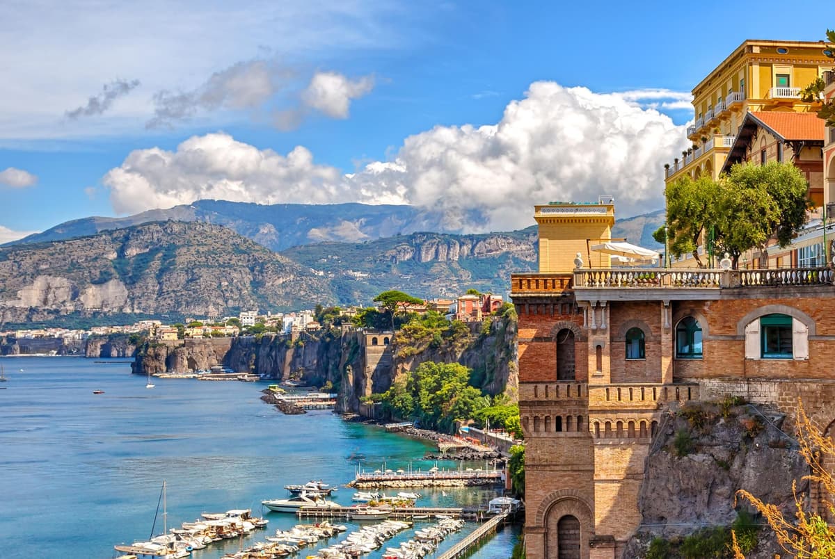 From Naples: Sorrento & Pompeii Tour with Limoncello Tasting