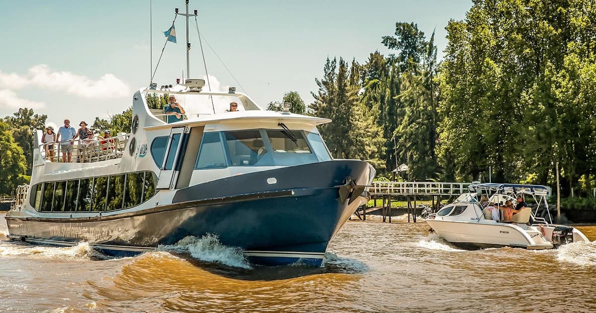 Tigre: Barco Premium navegando a Puerto Madero