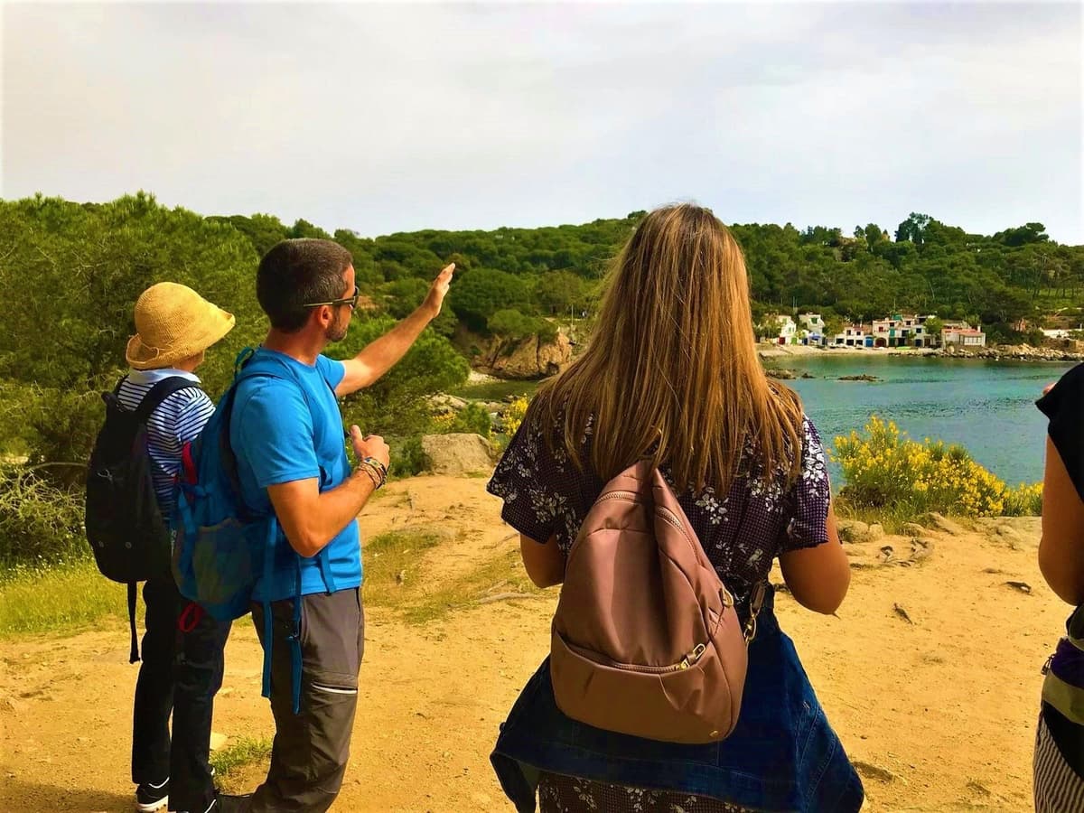 Desde Barcelona: Tour en grupo reducido por la Costa Brava y Girona