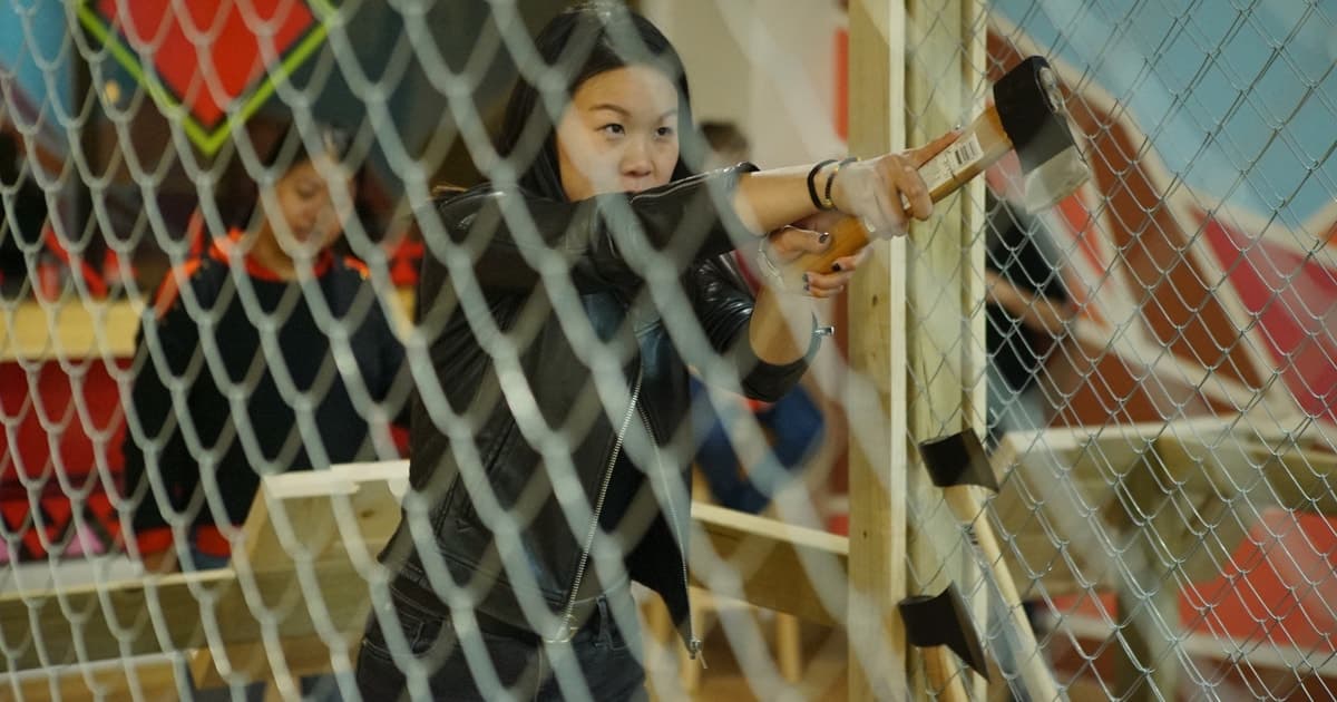 Madrid: Exclusive Axe Throwing Target for up to 4 People