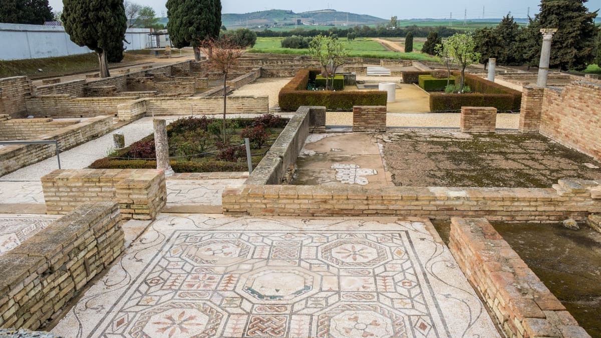 Itálica: 3-Hour City of Emperors Tour from Seville
