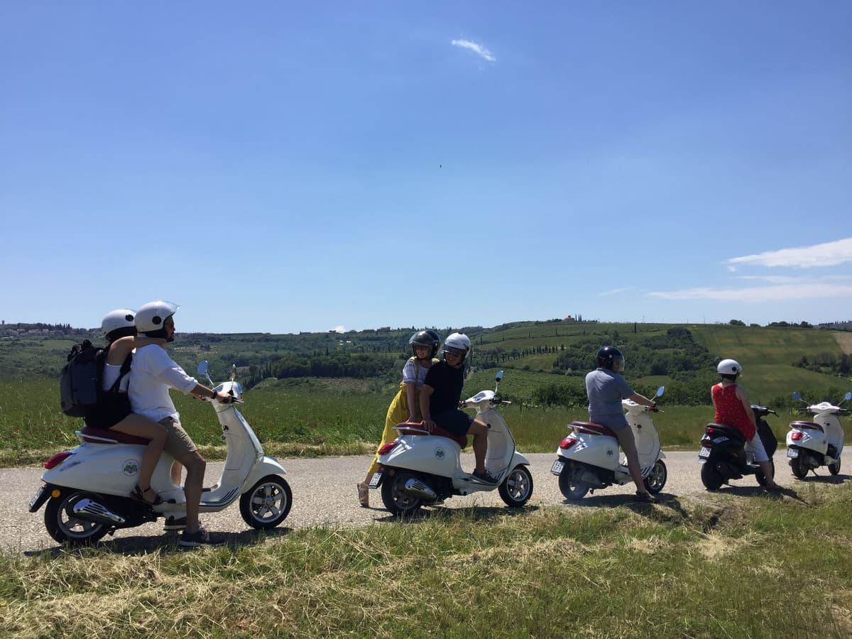 Florence: Full-Day Tuscany Vespa Tour in Chianti