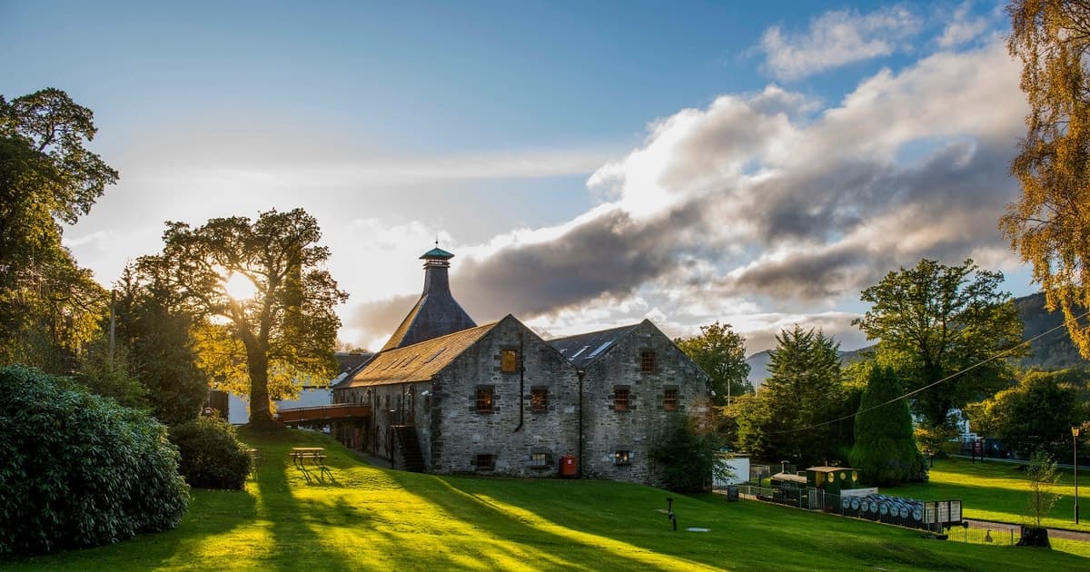 Edinburgh: Ultimate Whisky Experience - Small Group