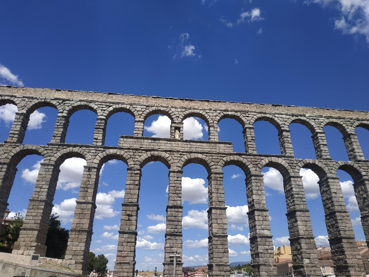Segovia: tour a pie guiado con entrada al Alcázar
