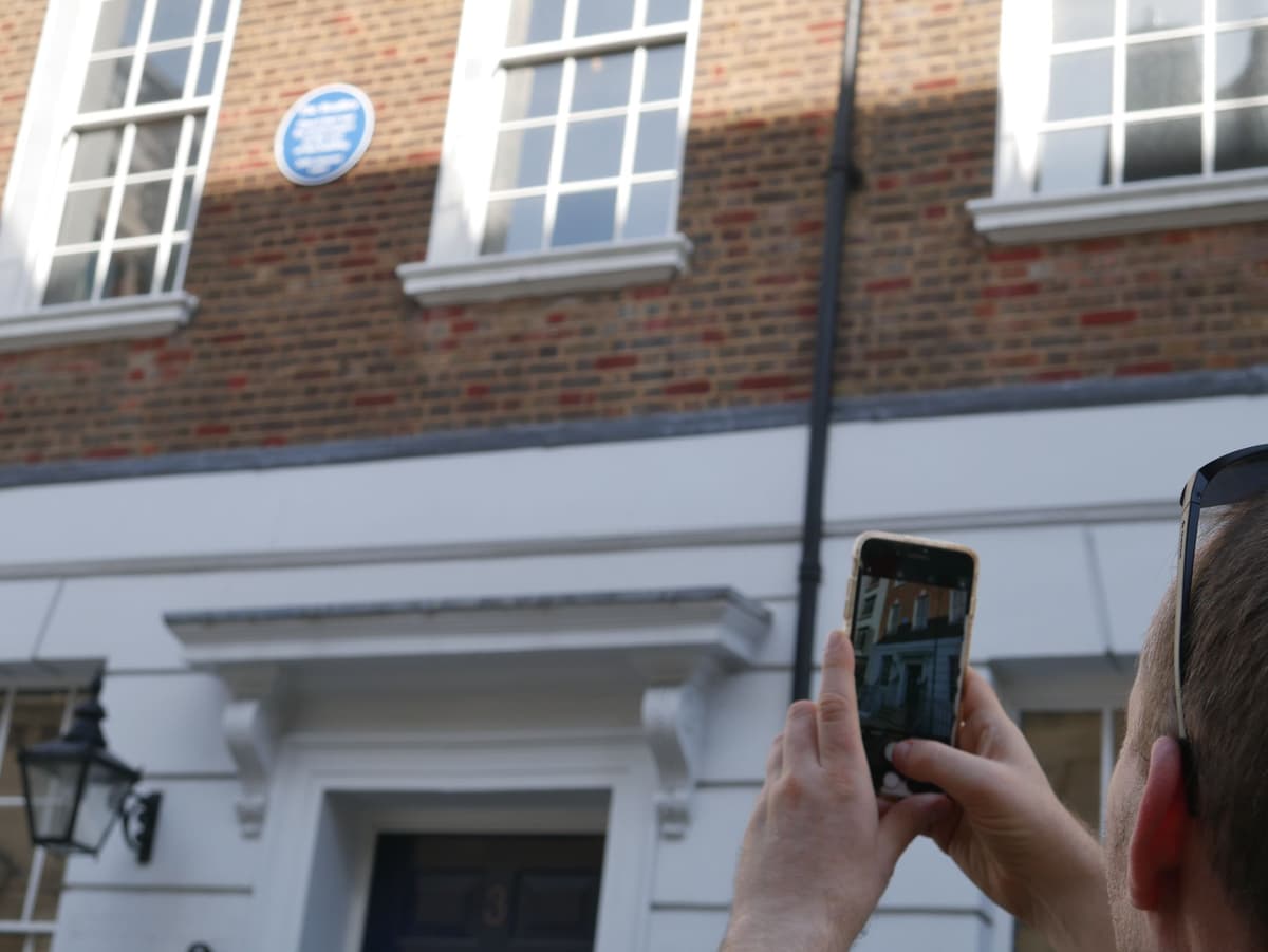 London: The Beatles Walking Tour of Soho and Mayfair