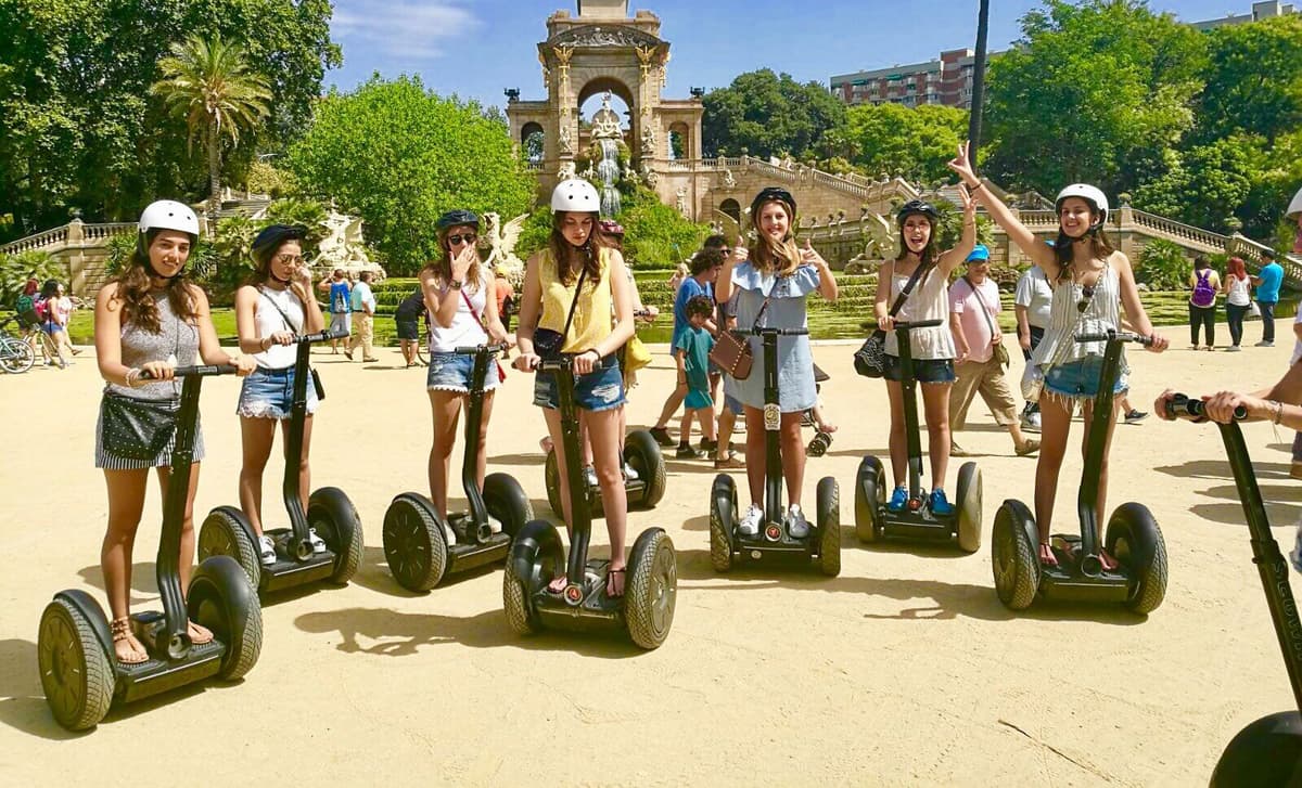 Explora Barcelona con un tour en Segway guiado