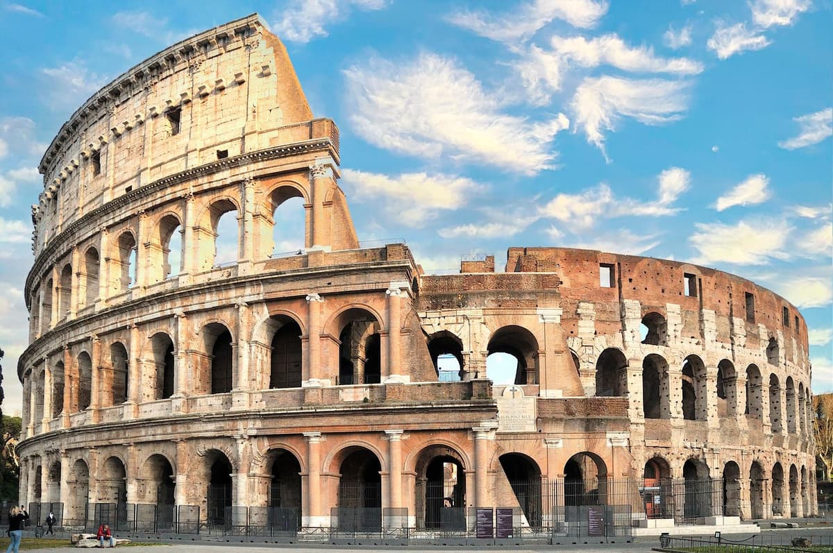 Rome: Colosseum Tour with Underground and Arena Floor Access