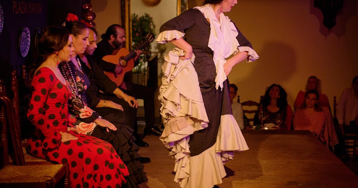 Madrid: espectáculo de flamenco La Quimera con bebidas y cena opcionales