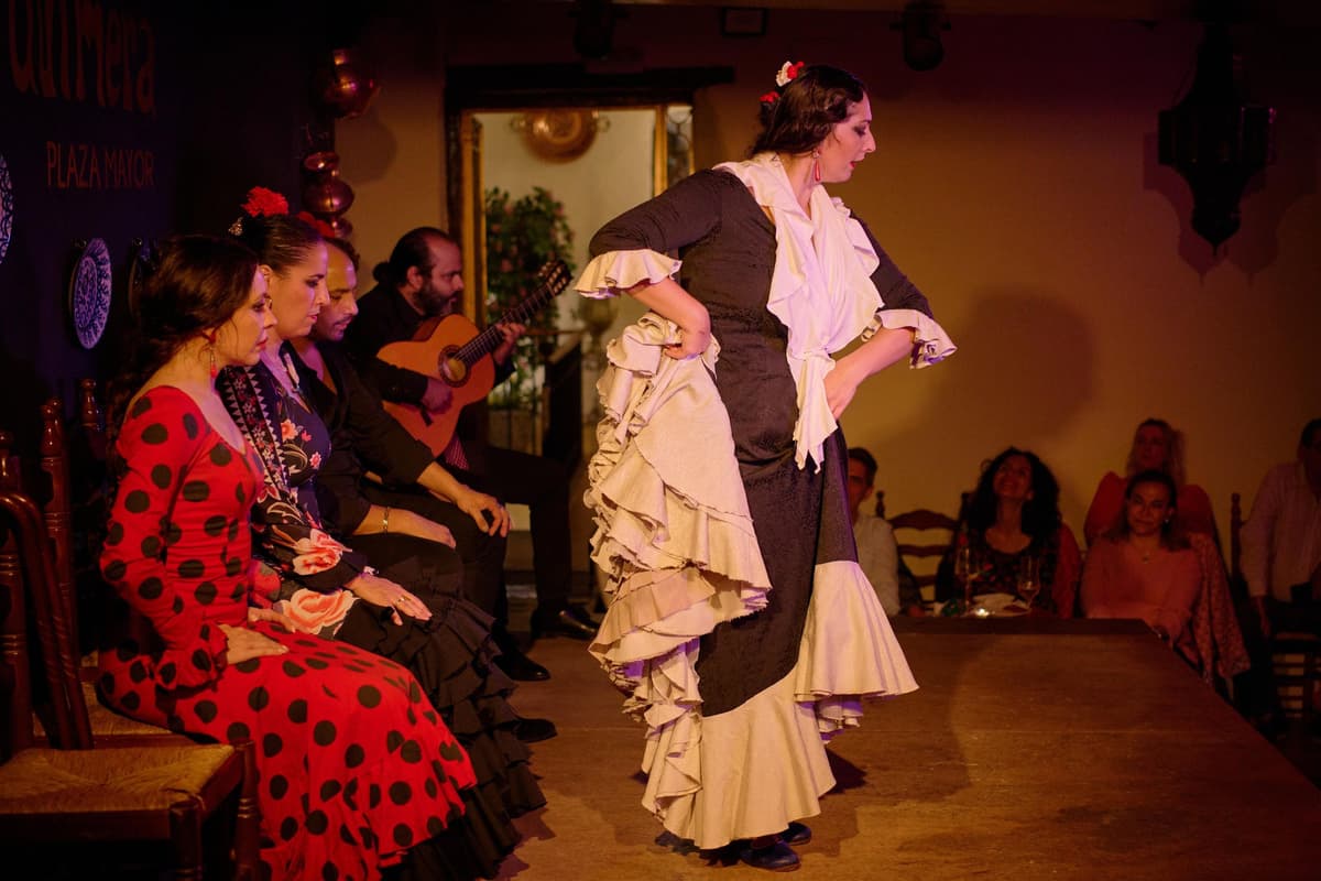 Madrid: espectáculo de flamenco La Quimera con bebidas y cena opcionales