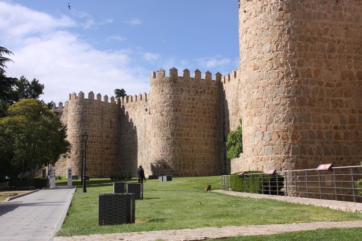 Desde Madrid: Ávila y Segovia Tour de día completo