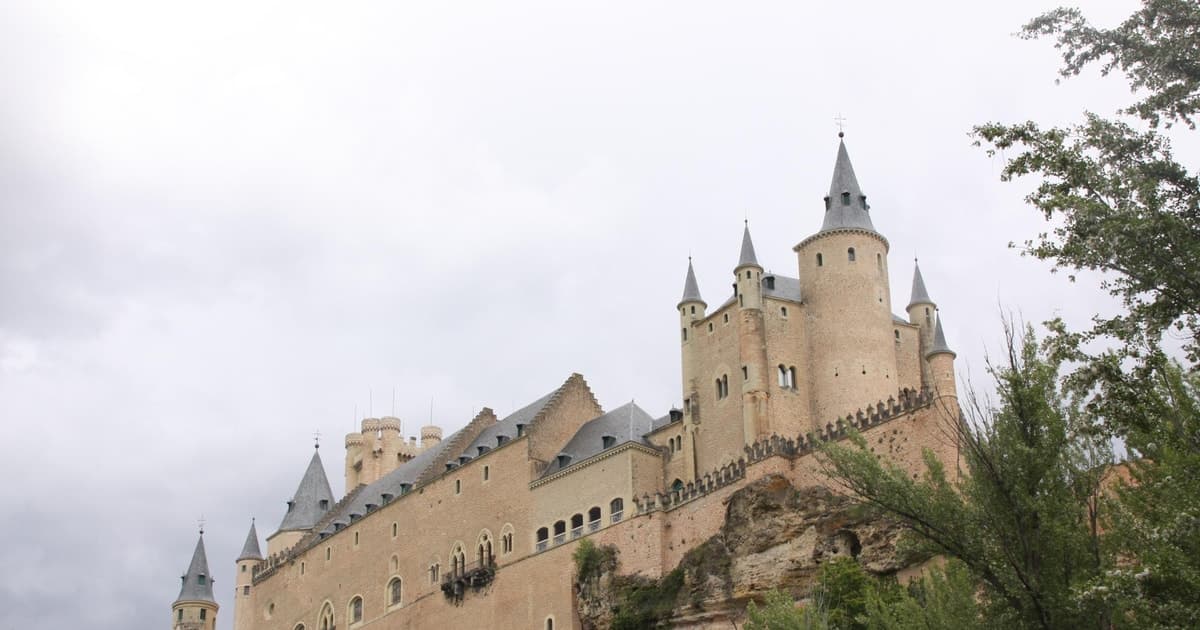Madrid: 1 día en Ávila y Segovia con tickets para monumentos