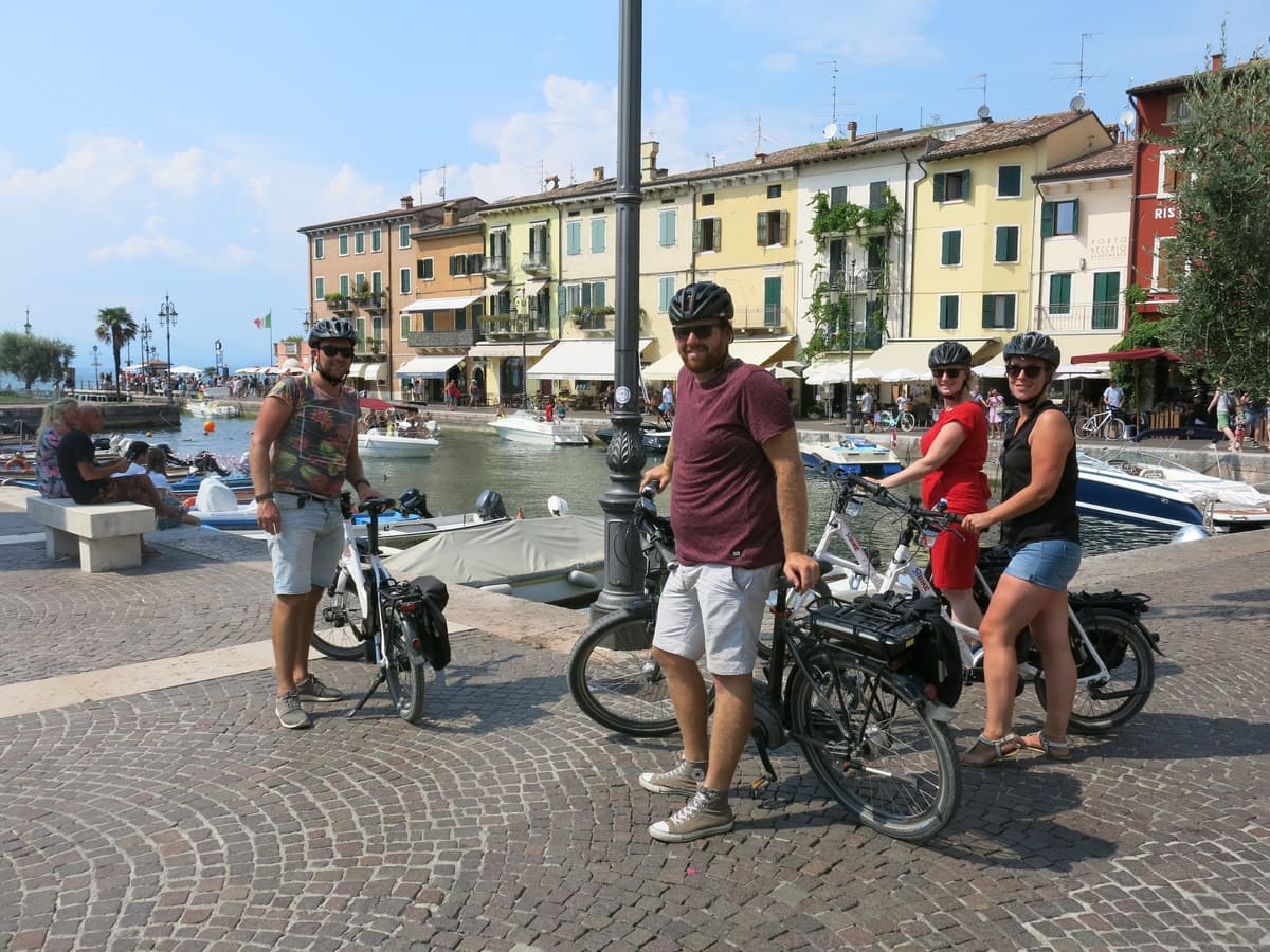 From Verona: Lake Garda E-Bike tour with lunch SELF GUIDED