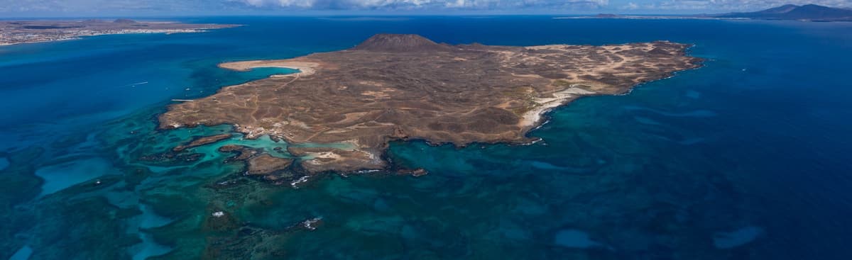 From Lanzarote: Lobos Island and Fuerteventura Day Cruise