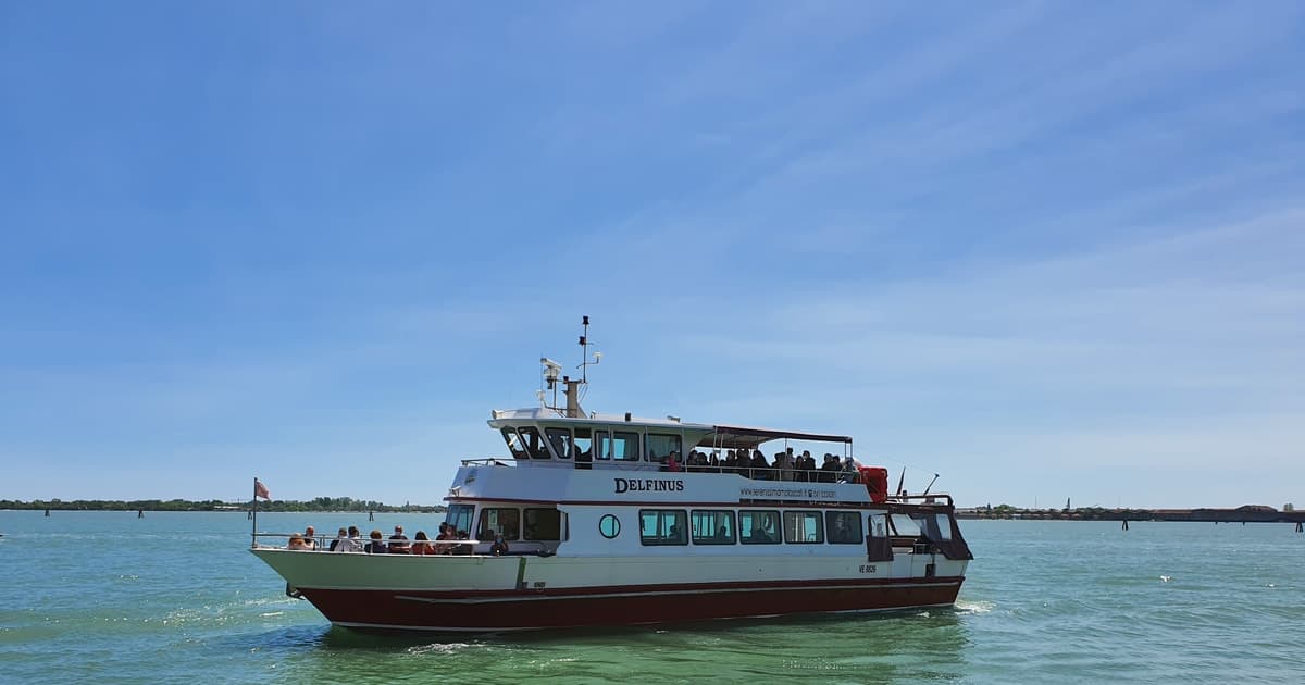 Venecia: Tour en barco panorámico de Murano y Burano con soplado de vidrio