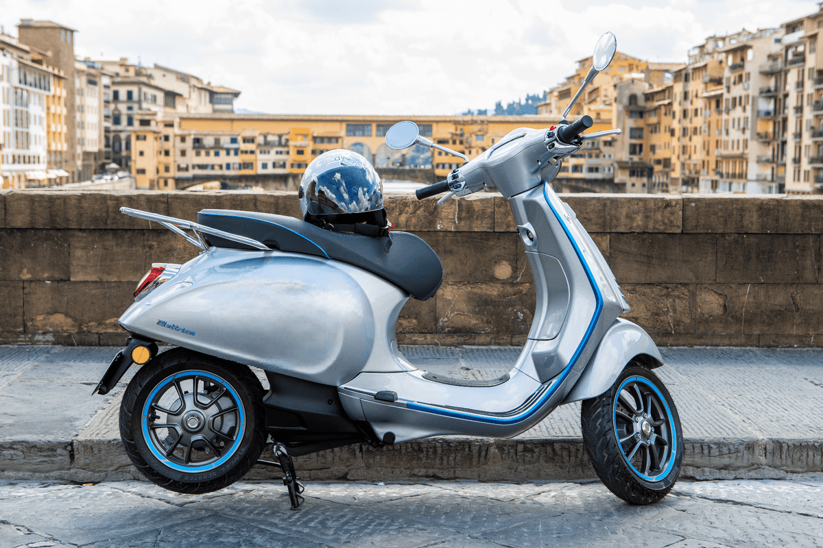Florence Hills e-Vespa Tour with Food & Wine