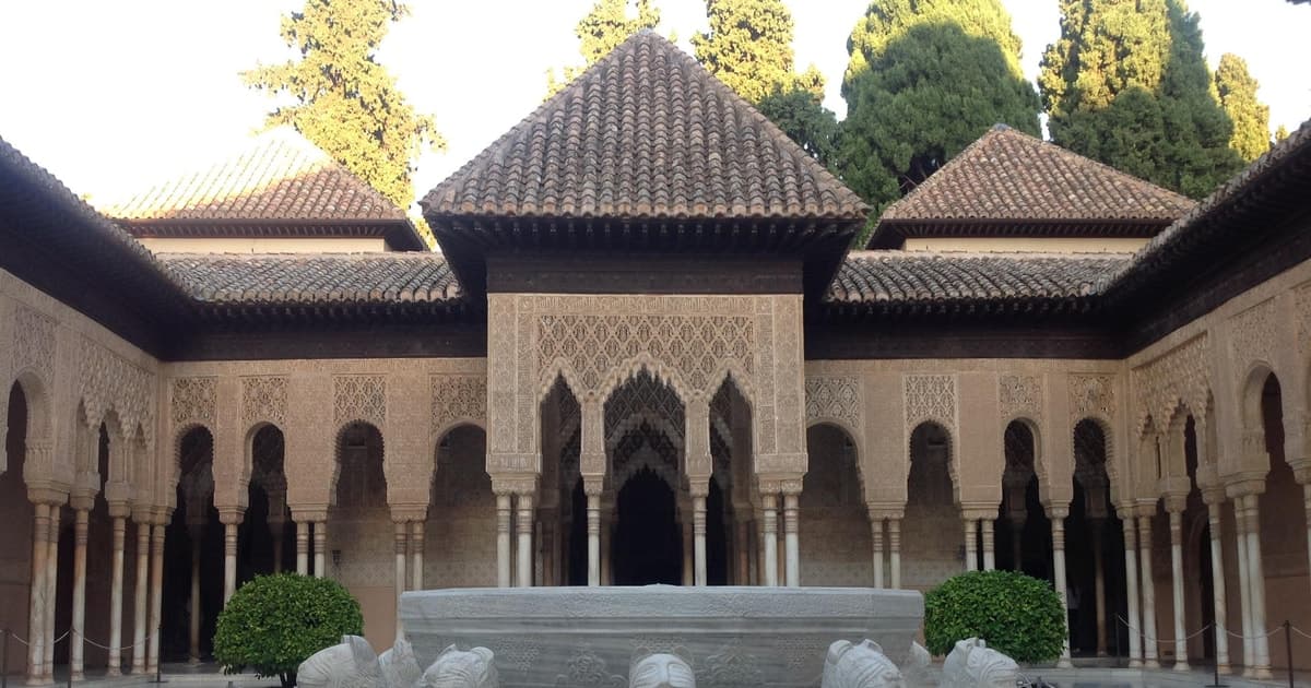 From Malaga: Granada Full-Day Trip with Alhambra