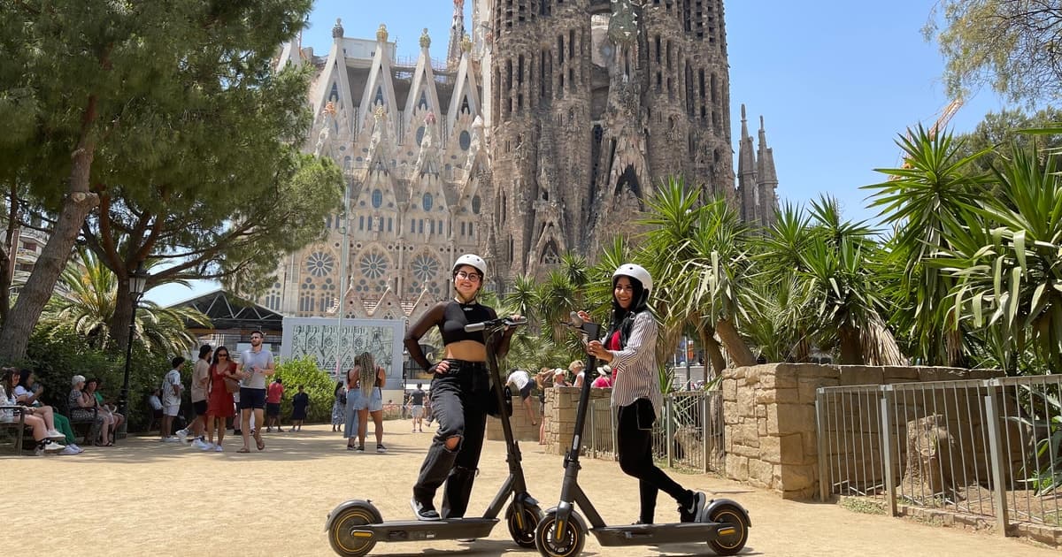 Barcelona: tour de 3 horas en patinete eléctrico por la Sagrada Familia