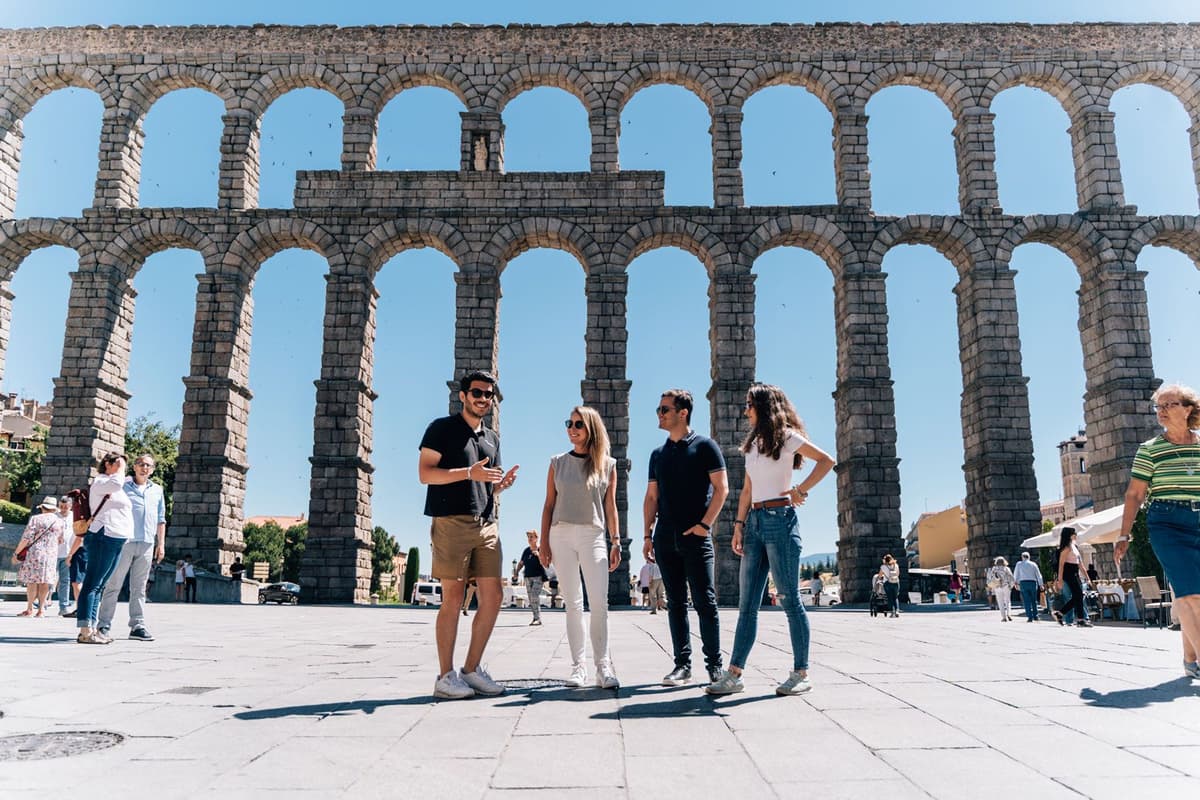 Desde Madrid: excursión guiada de 1 día a Segovia, Ávila y Toledo