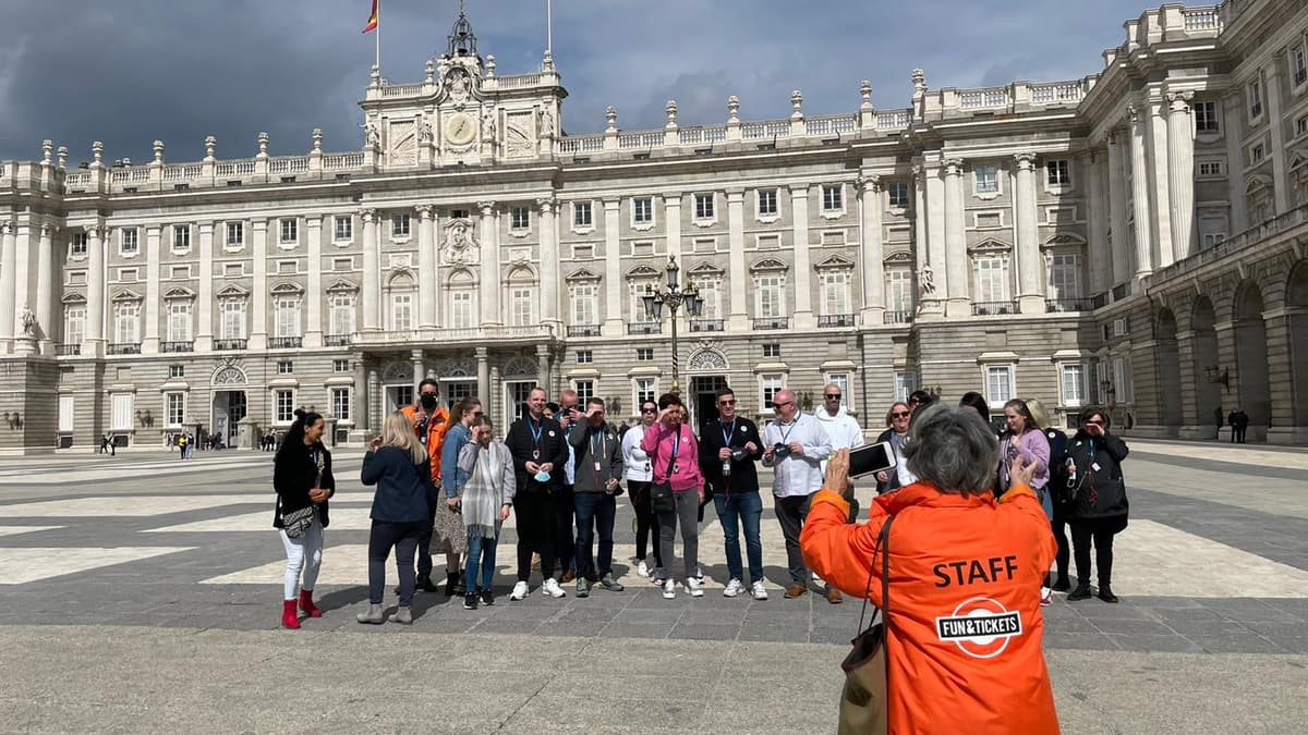 Madrid: Ticket de entrada al Palacio Real y tour en grupo reducido