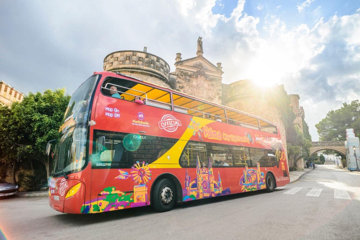 Palma de Mallorca: tour en autobús con paradas libres