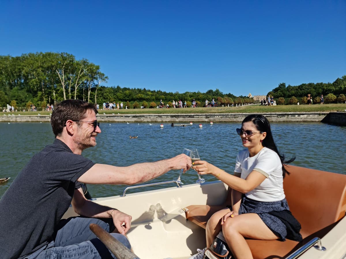 Versailles: Gardens Golf Cart Tour, Row Boat, and Champagne