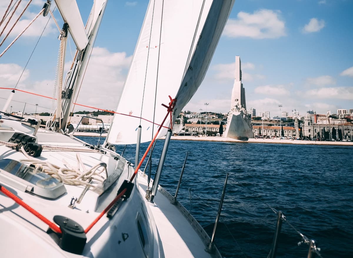 Lisbon: Yacht Sailing Tour With Portuguese Wine and History