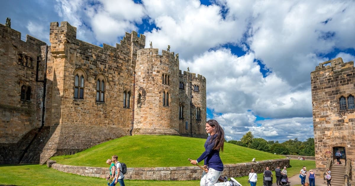 Desde Edimburgo: excursión de un día a Bamburgh y al castillo de Alnwick
