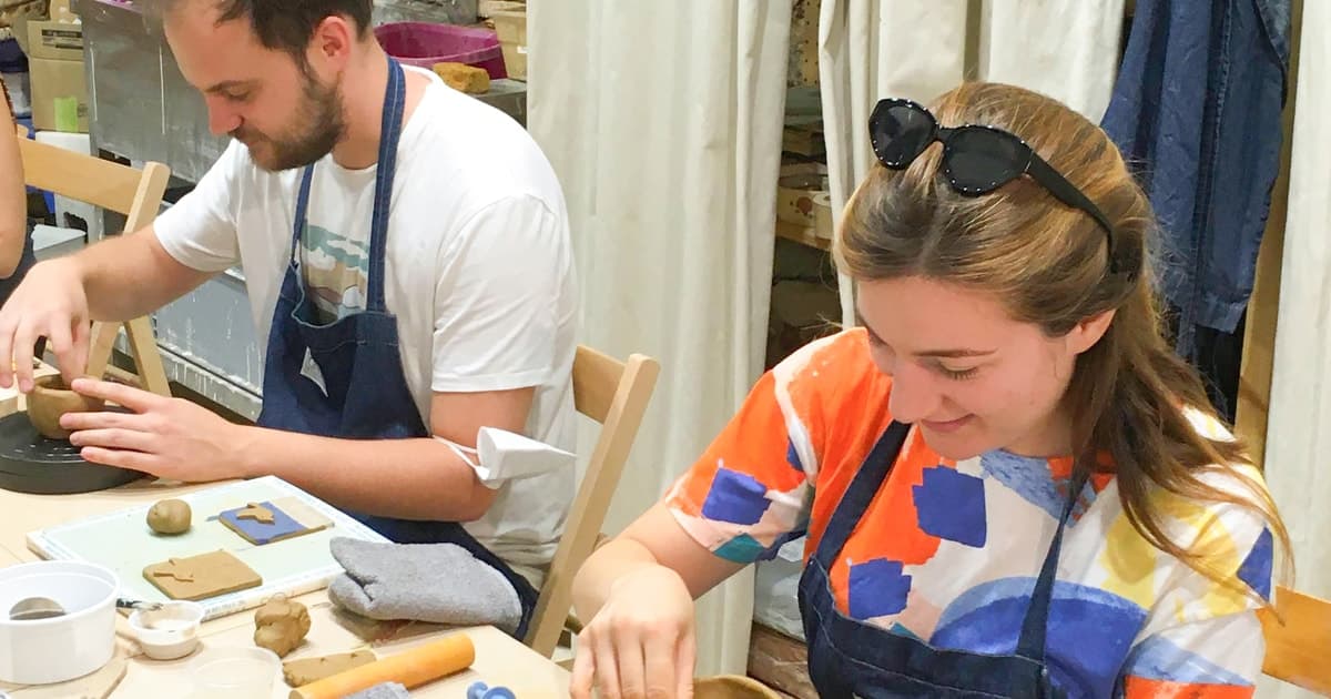 Barcelona: Taller de fabricación artesanal de vasos o jarrones de cerámica