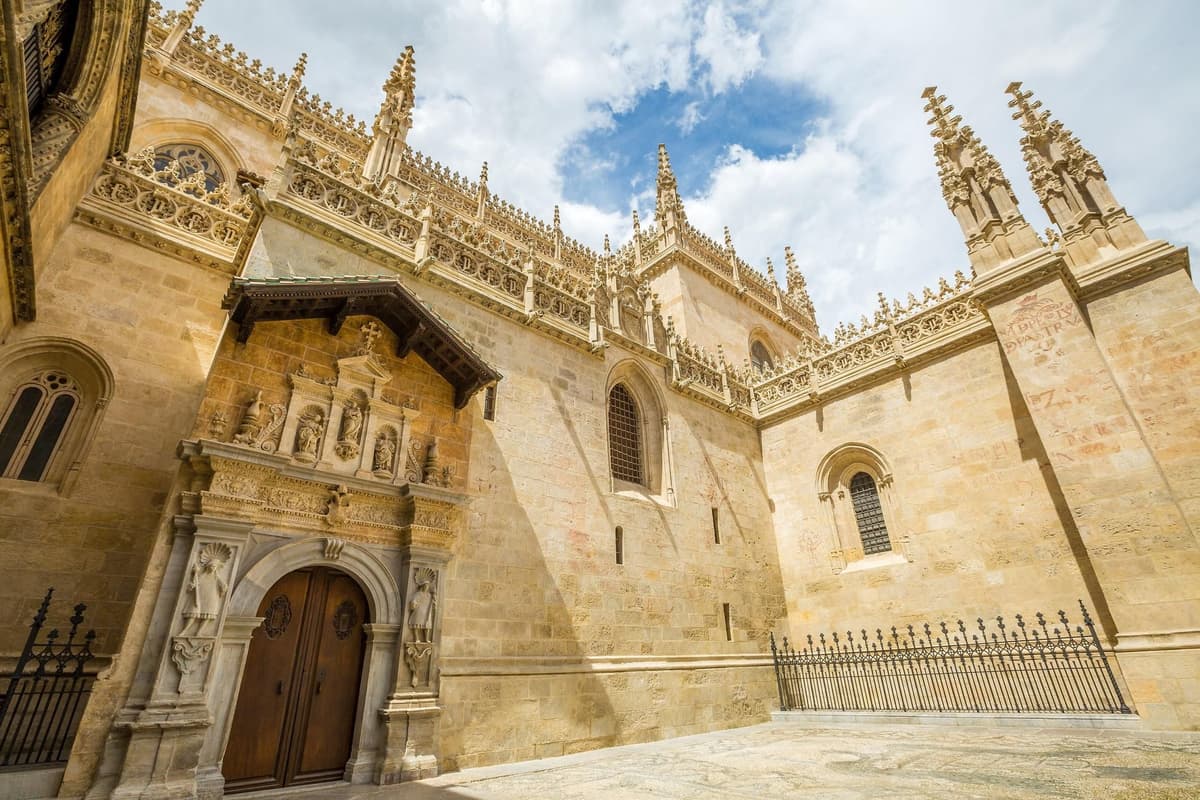 Granada: Catedral y Capilla Real Visita Guiada con Entradas