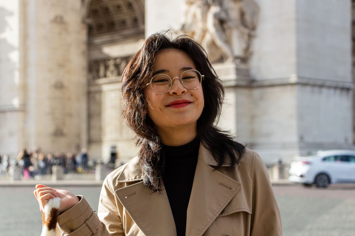 Paris: Professional Photoshoot at the Arc de Triomphe