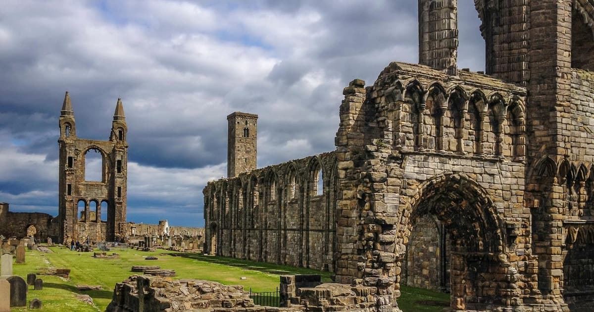 Edinburgh: St Andrews, Dunfermline Abbey and Fife Coast Tour
