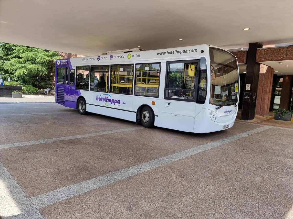 London: Bus Transfer between Heathrow Airport & Premier Inn