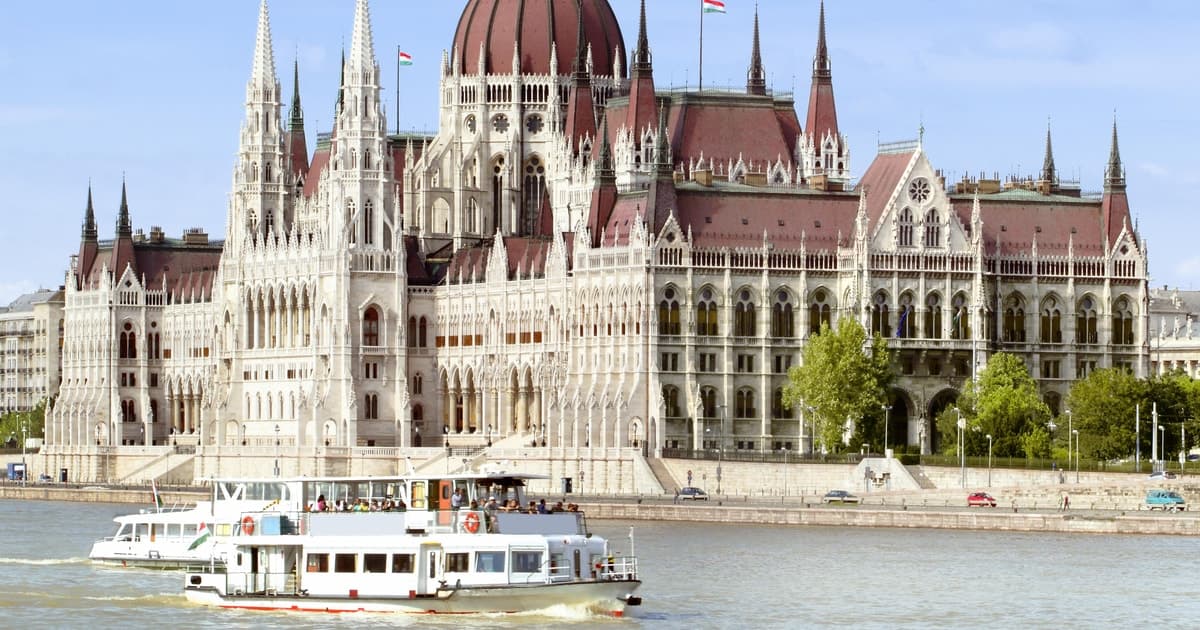 Budapest: Visita guiada al Parlamento en español