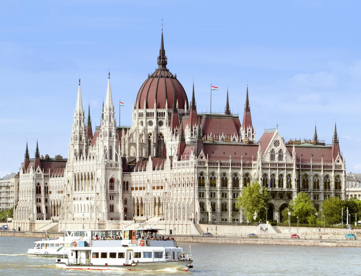 Budapest: Visita guiada al Parlamento en español