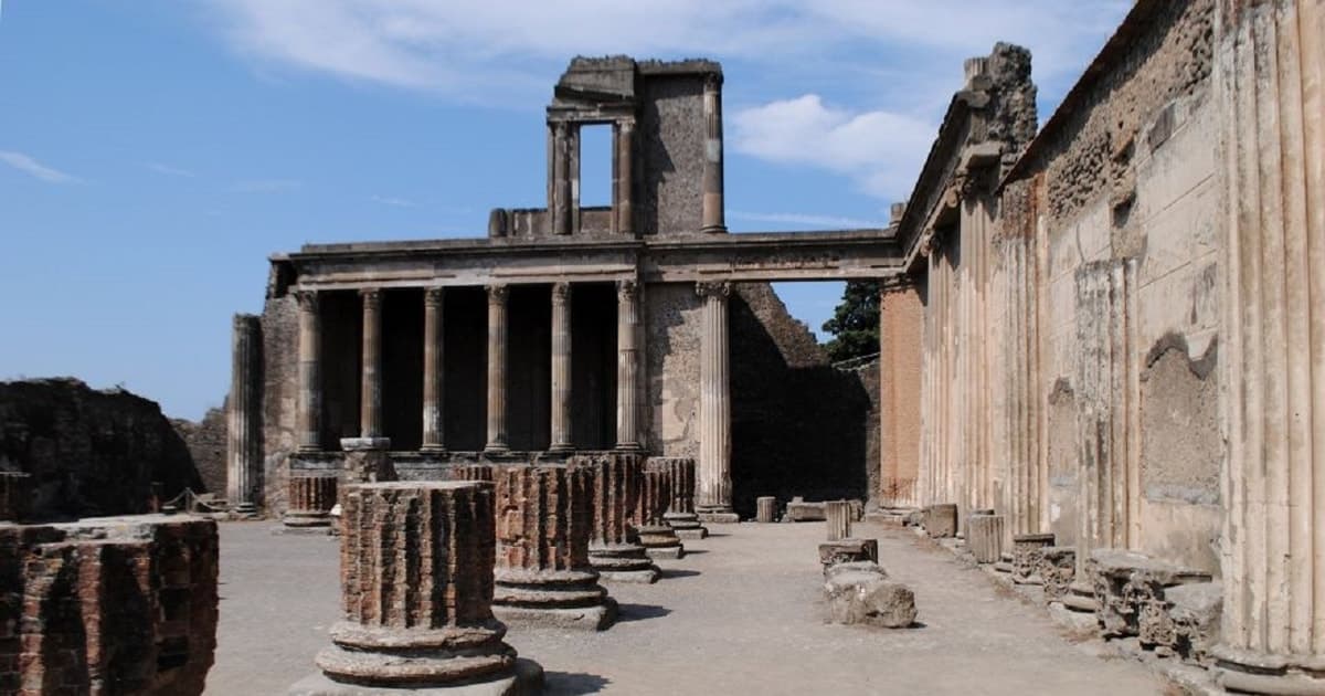 From Sorrento: Pompeii and Mount Vesuvius Tour