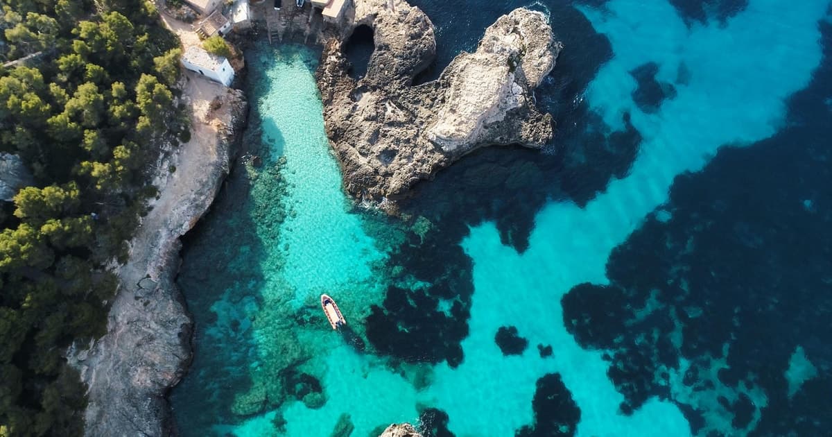 Desde Cala Figuera: Tour en barco a Cala Marmols y Caló de Moro