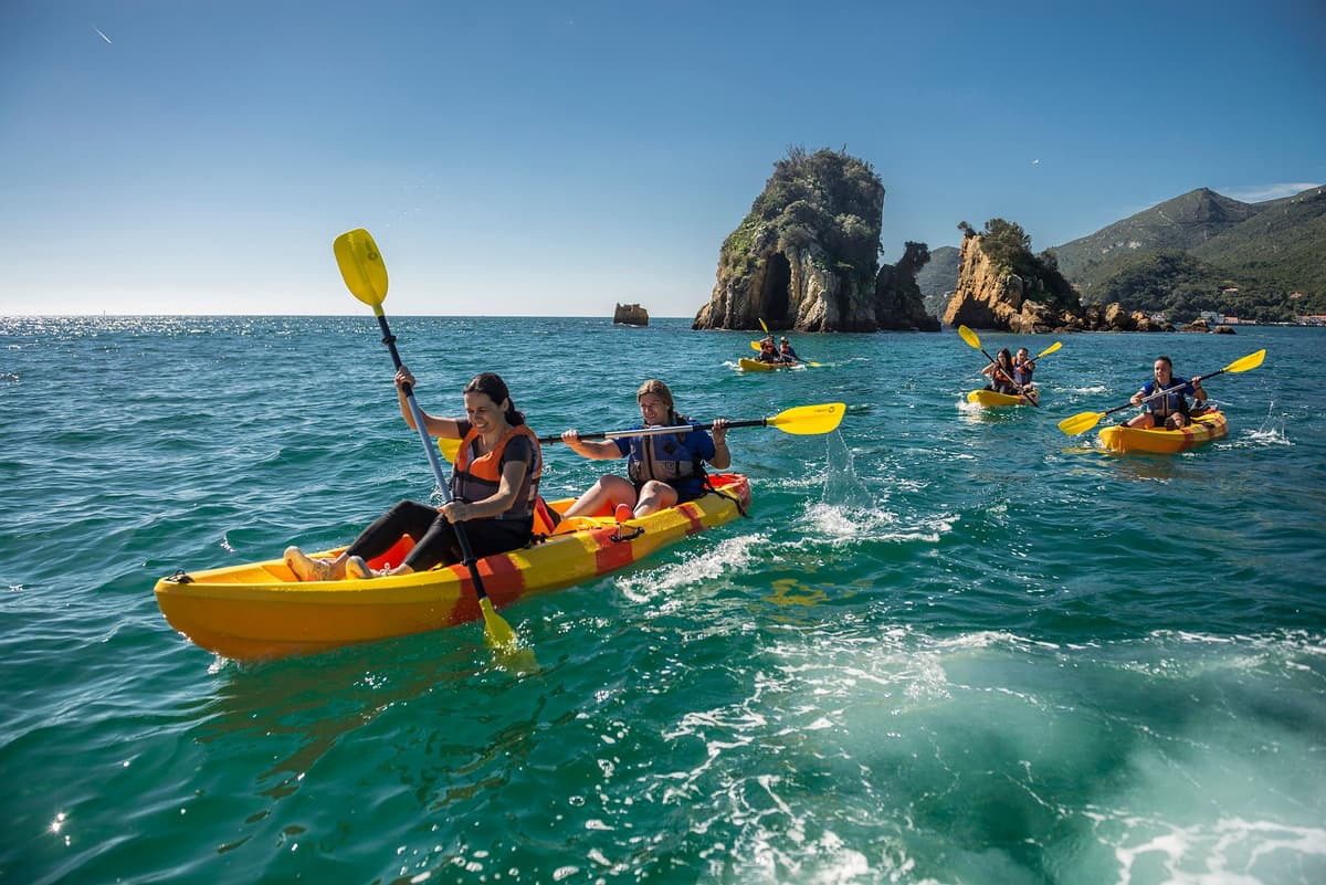 Lisbon: Kayak Tour Arrábida Natural Park, Setubal, Sesimbra