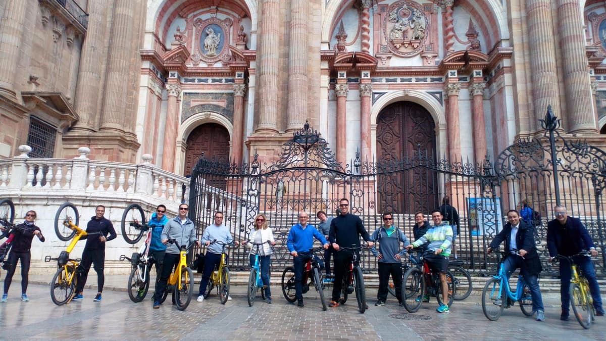 Málaga: Excursión Privada en Bicicleta por la Ciudad y el Casco Antiguo