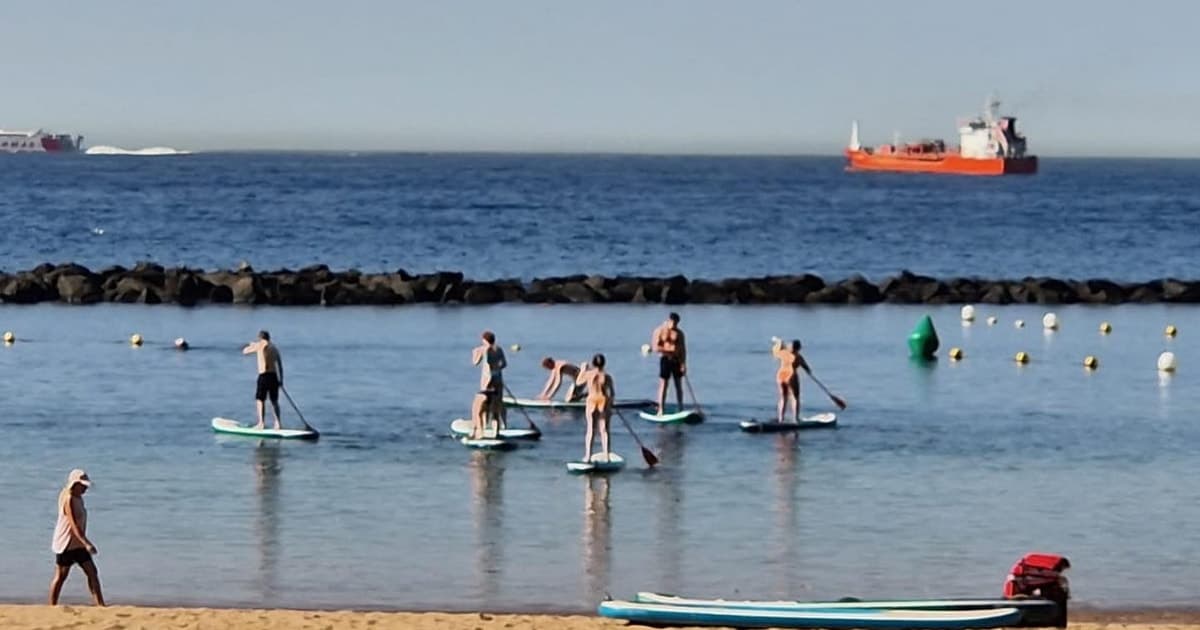 Santa Cruz de Tenerife: clase de surf de remo en Las Teresitas