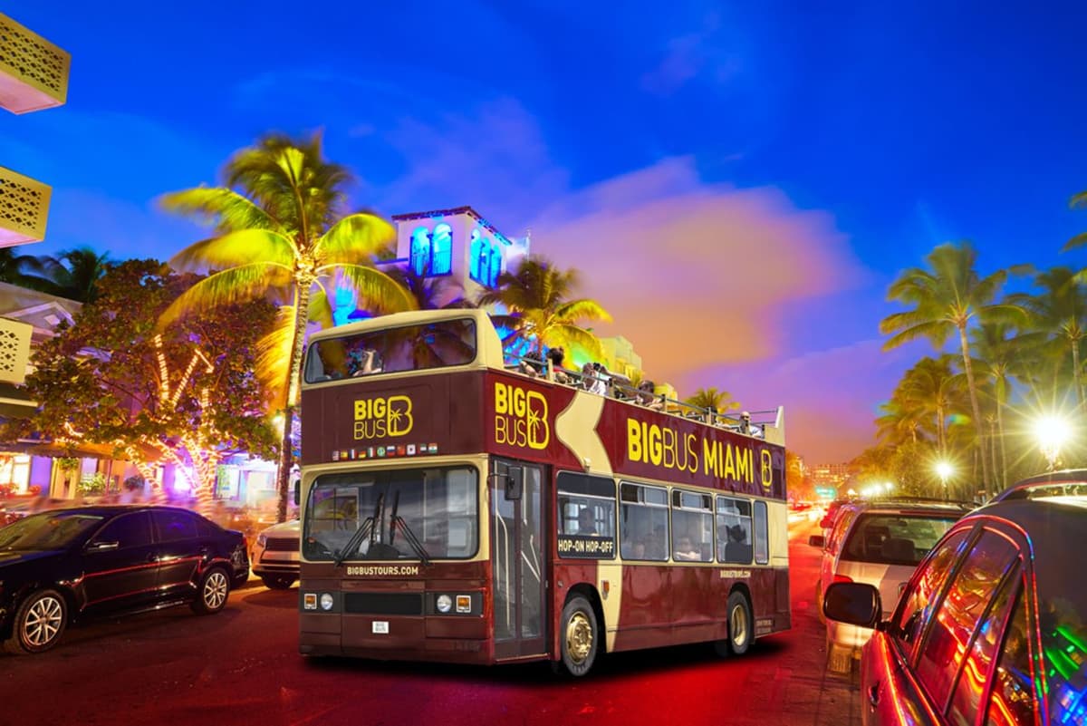 Miami: Tour nocturno en autobús descapotable con guía en directo