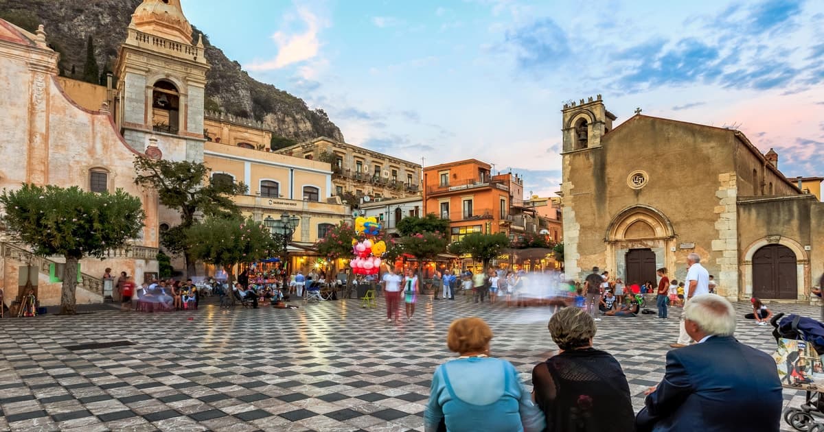 Desde Catania: excursión de un día a Taormina, Isola Bella y Castelmola