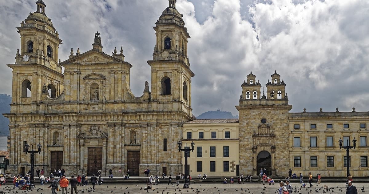 Explora La Candelaria y Monserrate: Un tour a pie guiado