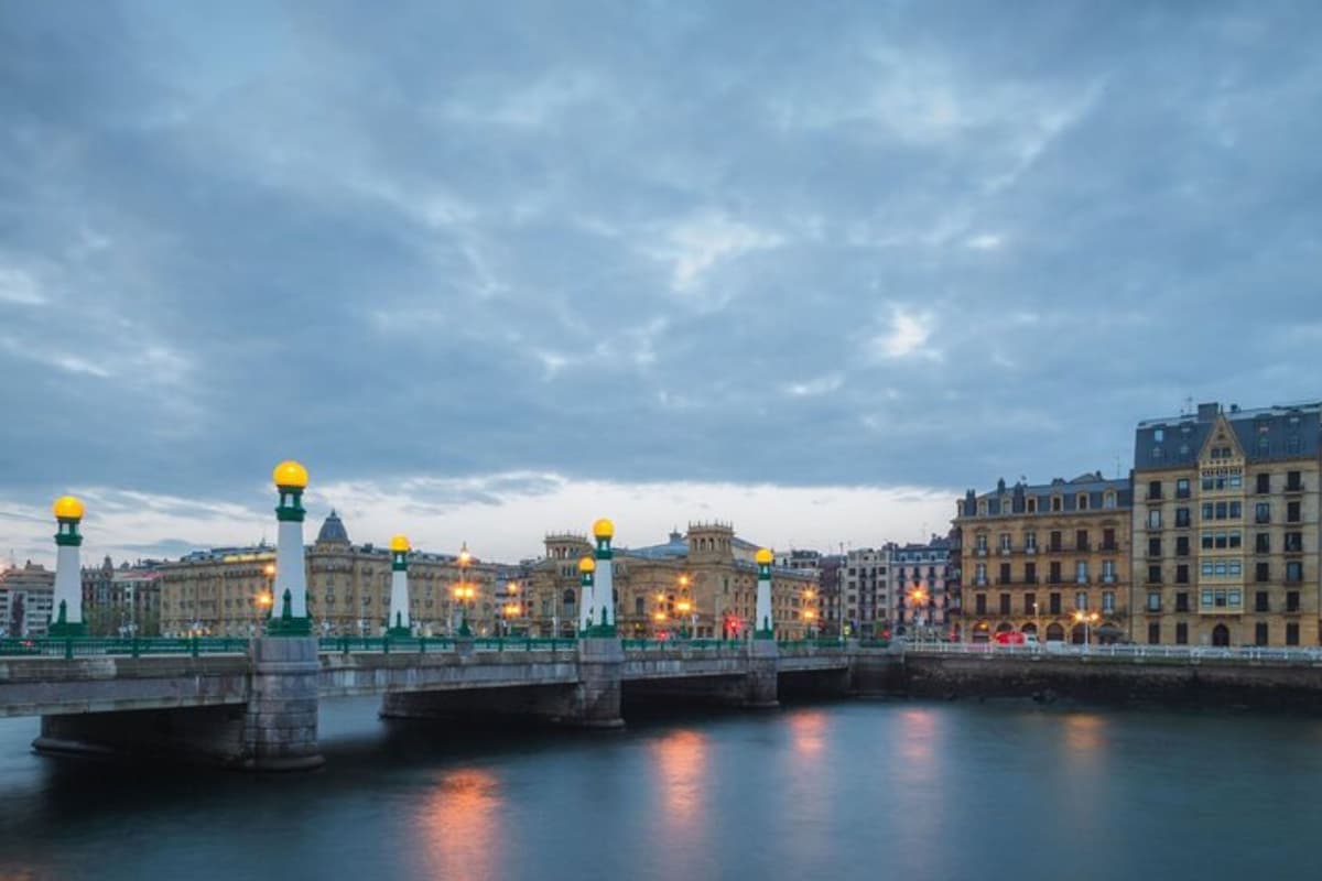 San Sebastián: Tour a pie privado personalizado con guía