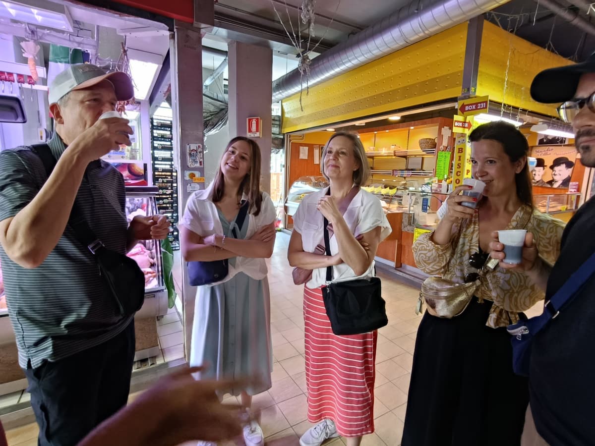 Rome: Vatican Street Food and Wine Tour with Farmers Market